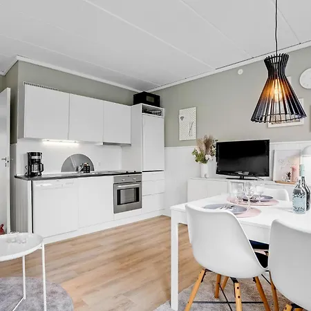 25 Apartment